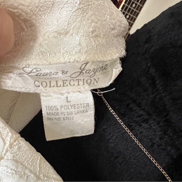 Vtg 80s/90s Laura & Jayne Collection White Floral Button Blouse - Size Large - Picture 4 of 6